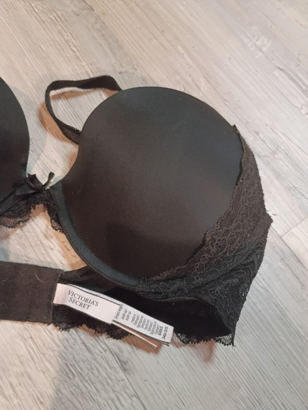 Victoria Secret - Picture 5 of 5